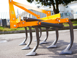 grubber mit 7 gänsefussschare mod de 140 7 v