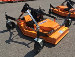 sichelmäher mit 3 horizontal angelegten messern 120cm mod dm 120