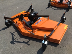 sichelmäher mit 3 horizontal angelegten messern 180cm mod dm 180