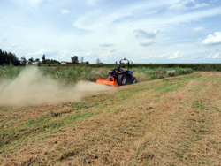 mittelschwerer mulcher mit seitenverstellung für alle mittleren traktoren mit reifen oder gleisketten mod tigre 180