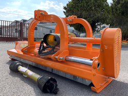 mittelschwerer mulcher mit hydraulische seitenverstellung für alle mittleren traktoren mit reifen oder gleisketten mod grizzly 160