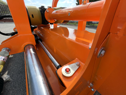 mittelschwerer mulcher mit hydraulische seitenverstellung für alle mittleren traktoren mit reifen oder gleisketten mod grizzly 180