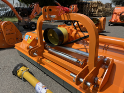 schlegelmäher hyadraulisch seitenverstellbar für mittelschwere traktoren leopard 180 sph