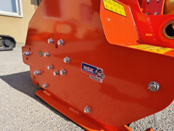 mittelschwerer mulcher mit hydraulische seitenverstellung für alle mittleren traktoren mit reifen oder gleisketten mod cervo 200