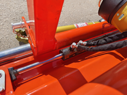 mittelschwerer mulcher mit hydraulische seitenverstellung für alle mittleren traktoren mit reifen oder gleisketten mod cervo 200