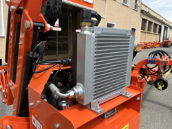 hydraulischer böschungsmulcher mit auslegearm für traktor mod merlo