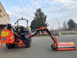 hydraulischer böschungsmulcher mit auslegearm für traktor mod merlo
