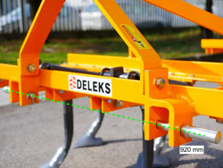 cultivator for tractor width 169cm 7 tynes for soil preparation and weeds disrupting mod de 165 7